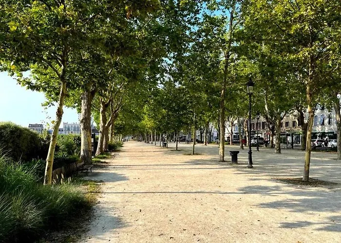 Centre Vue Sur Les Pyrenees Pour 2 Nuits Au Minimum Apartment Pau